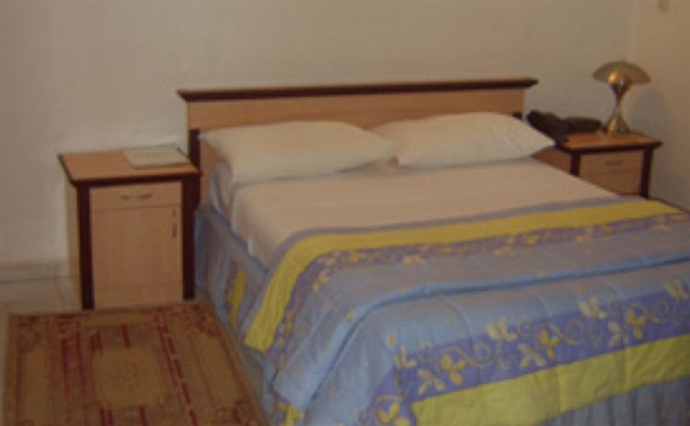 Homeland Hotel Найамей Екстериор снимка